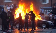 У Белфасті відбулися сутички між католиками та англіканцями_2