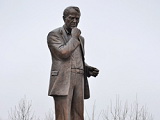 Памятник председателю колхоза Памятник председателю колхоза